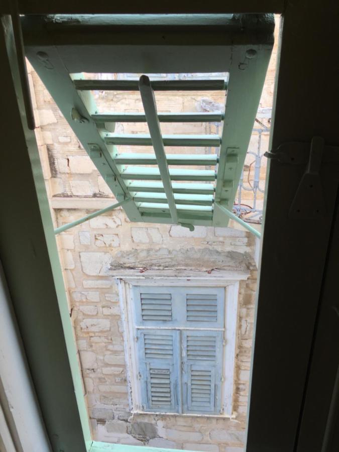 1872 - Agnes, Cozy Stony Apartment With Balcony Ermoupoli Luaran gambar