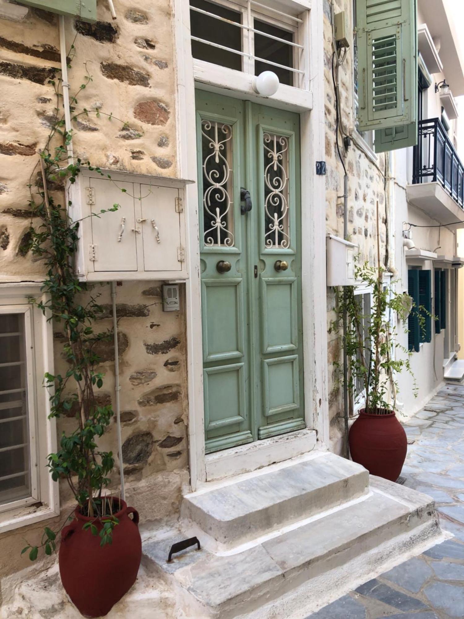 1872 - Agnes, Cozy Stony Apartment With Balcony Ermoupoli Luaran gambar